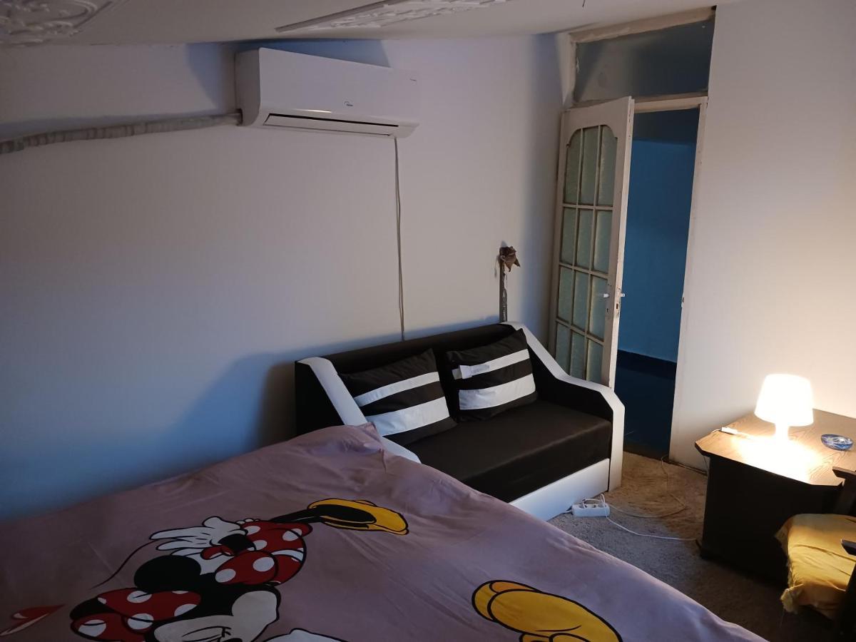 Sara 3 Dormitoare Nu Primesc Santieristi Si Petrecareti Bucureşti